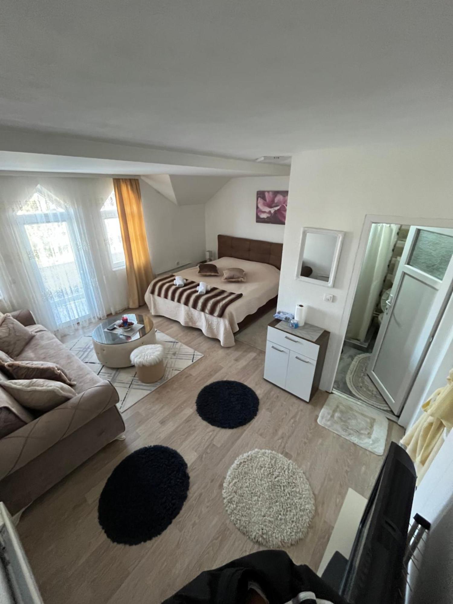 Prenociste Delija 020 Apartment Сйеница Екстериор снимка