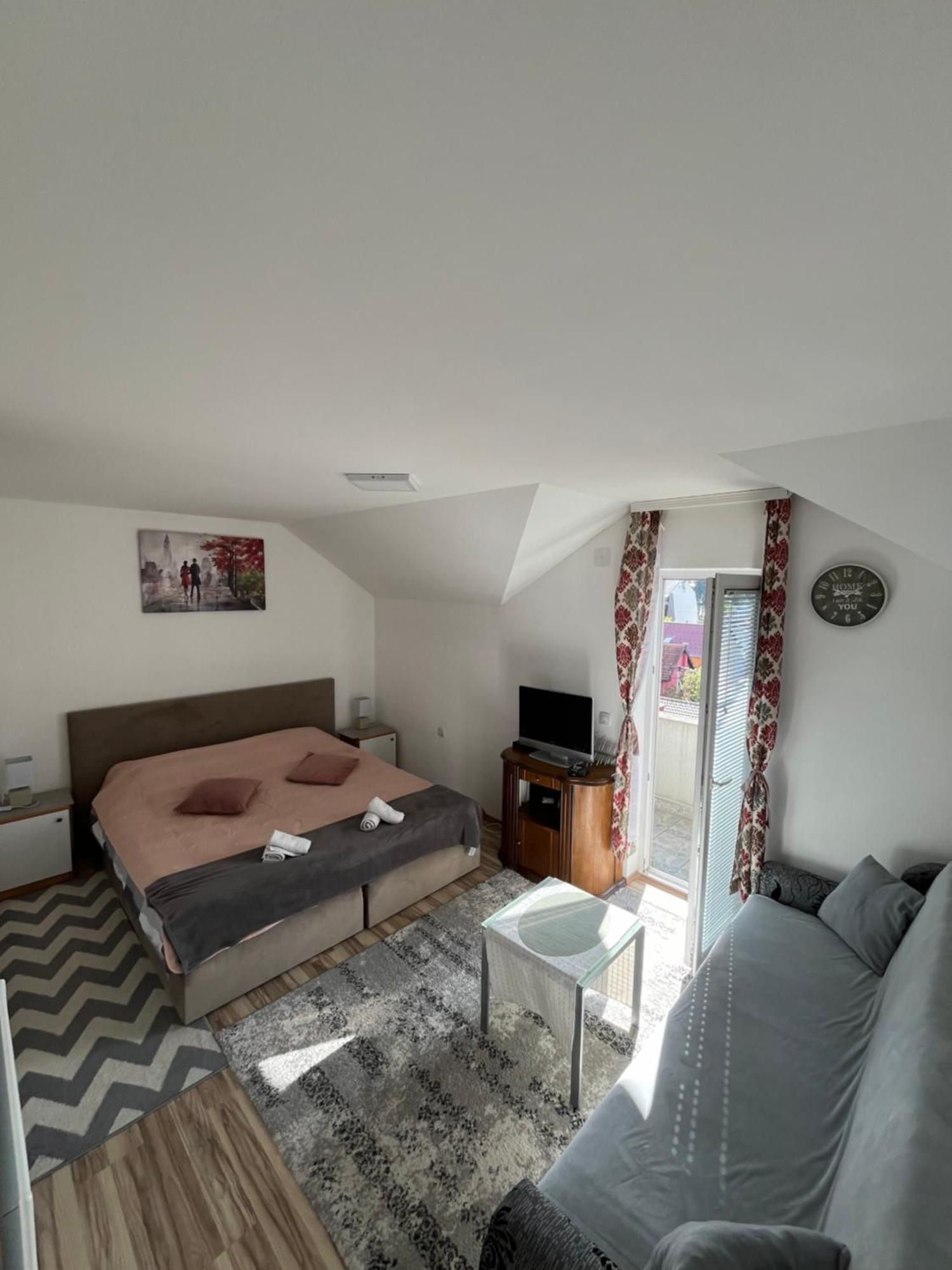 Prenociste Delija 020 Apartment Сйеница Екстериор снимка